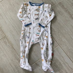 Magnetic Me- footed onesie sz 6-9mo